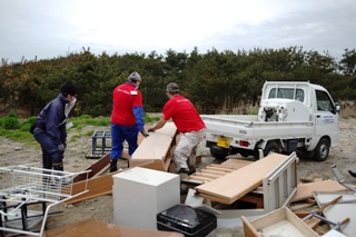 活動中-粗大ごみ搬出