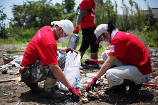 活動中-土砂撤去