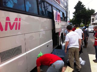 現場で使用する資材の積み込み