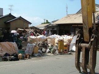 がれきの運び出された空き地