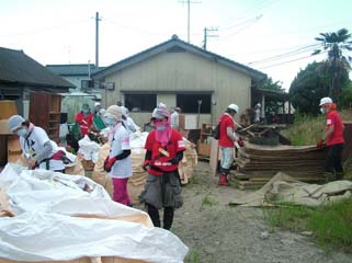 がれきの運び出された空き地