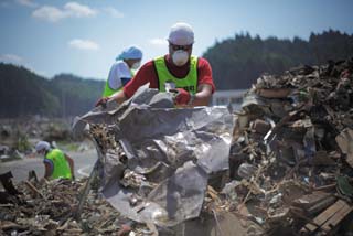 がれきの運び出された空き地