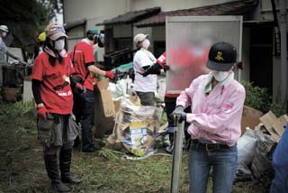 がれきの運び出された空き地