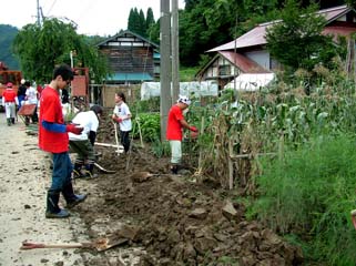 がれきの運び出された空き地