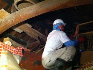 活動中-がれき撤去