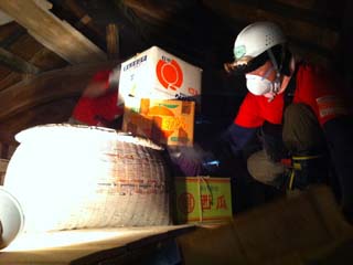 活動中-がれき撤去