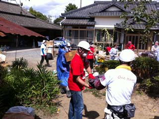 がれきの運び出された空き地