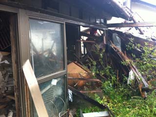 活動中-がれき撤去