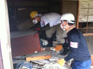 仕分けされたがれき