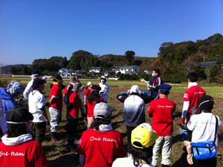 活動中-がれき撤去