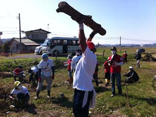 がれきの運び出された空き地